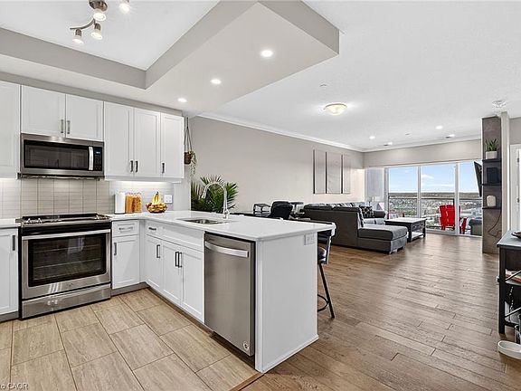 4th image of 1878 Gordon St #609