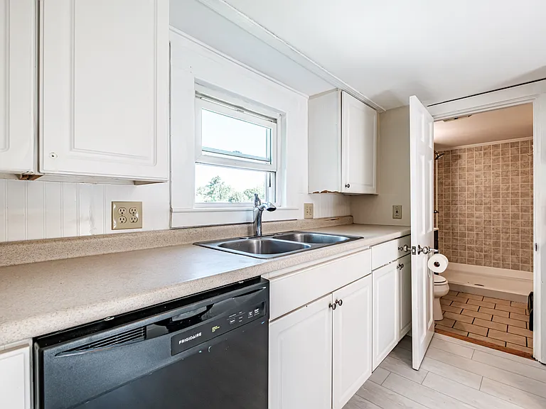533 Washington Ave #2 — Photo 13