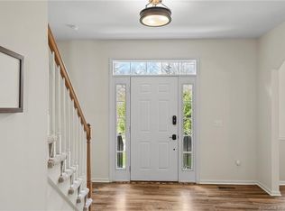 402 Pepper St, Monroe, CT 06468