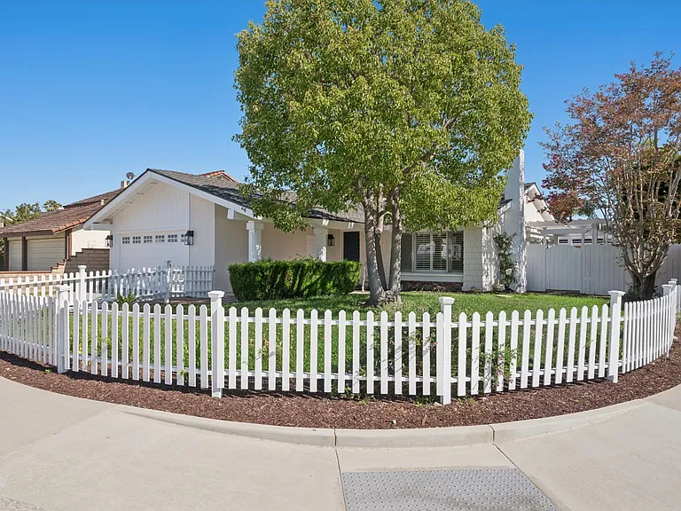 8822 Bellshire Dr — Photo 21