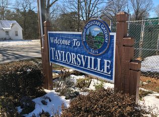 32 Linneys Peak Dr, Taylorsville, NC 28681