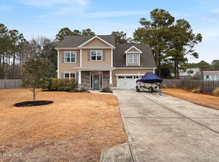 38 Pin Oak Court, Hampstead, NC 28443
