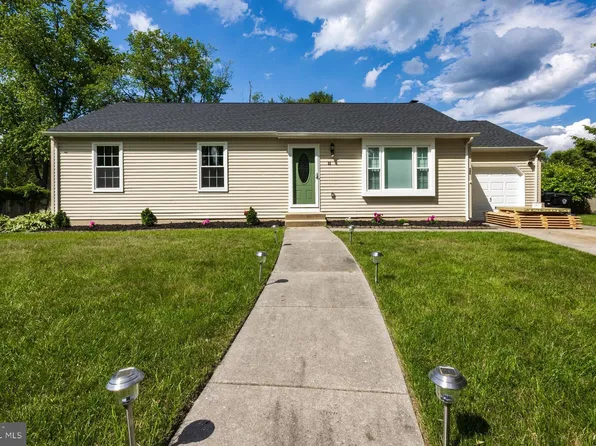 22 Pheasant Ct, Sicklerville, NJ 08081