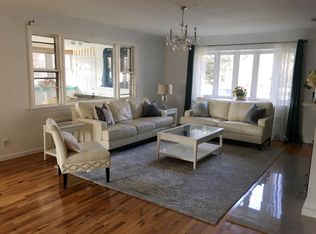 9 Larkspur Ln, Yonkers, NY 10704