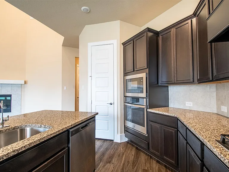 19015 Yellowstone Landing Ct — Photo 16