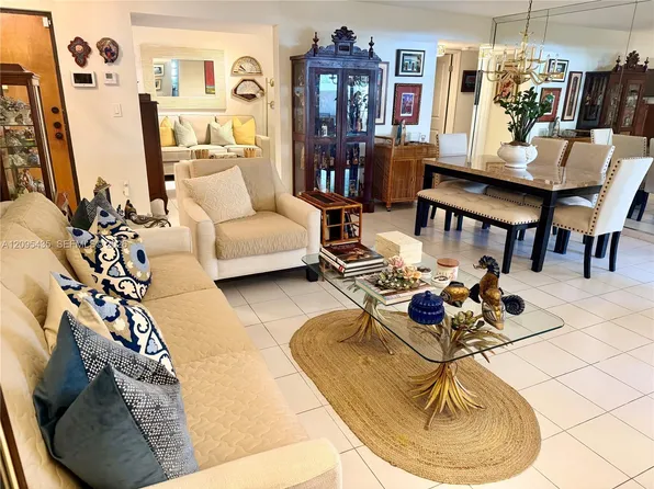 8827 SW 123rd Ct APT 103, Miami, FL 33186