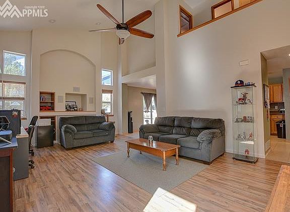 3rd image of 4872 Bittercreek Dr