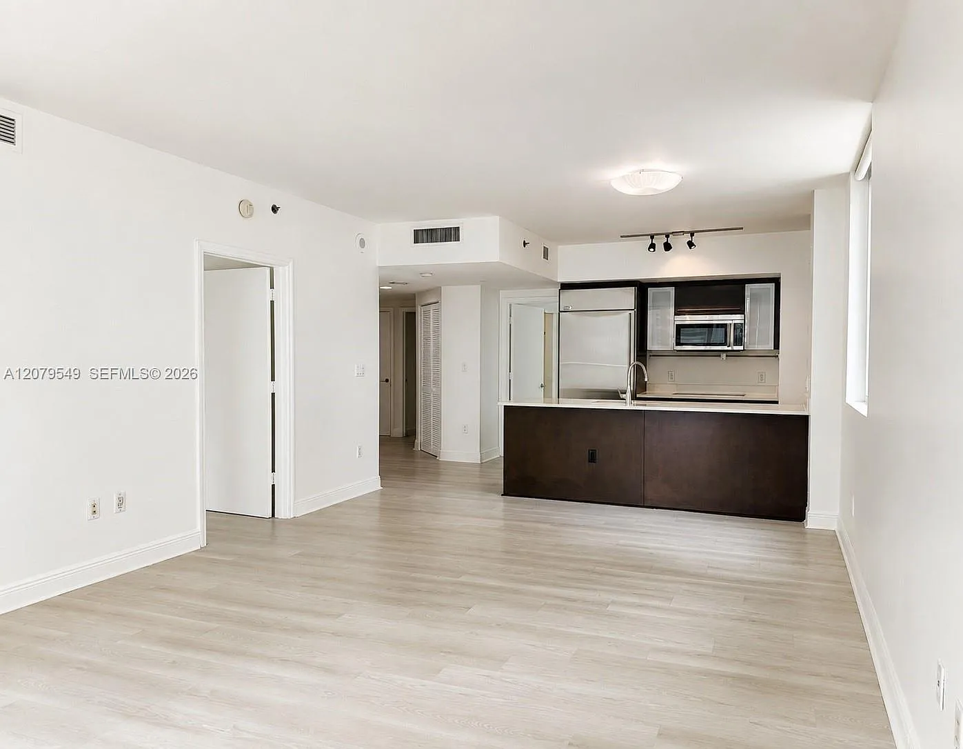 500 Brickell West Condo — Photo 1