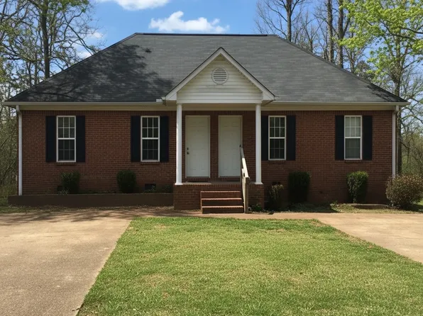 1083B Woodland Dr, Henderson, TN 38340