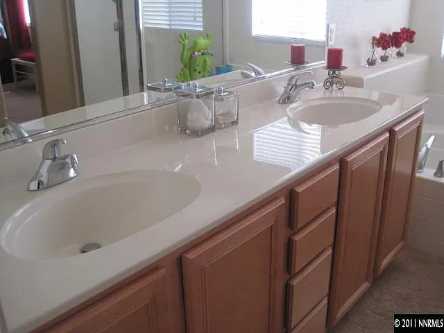 3 Bedroom 2 bath 2 story home — Photo 3