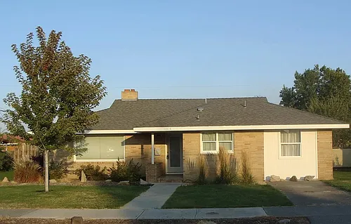 1015 W Columbia Ave Photo 1
