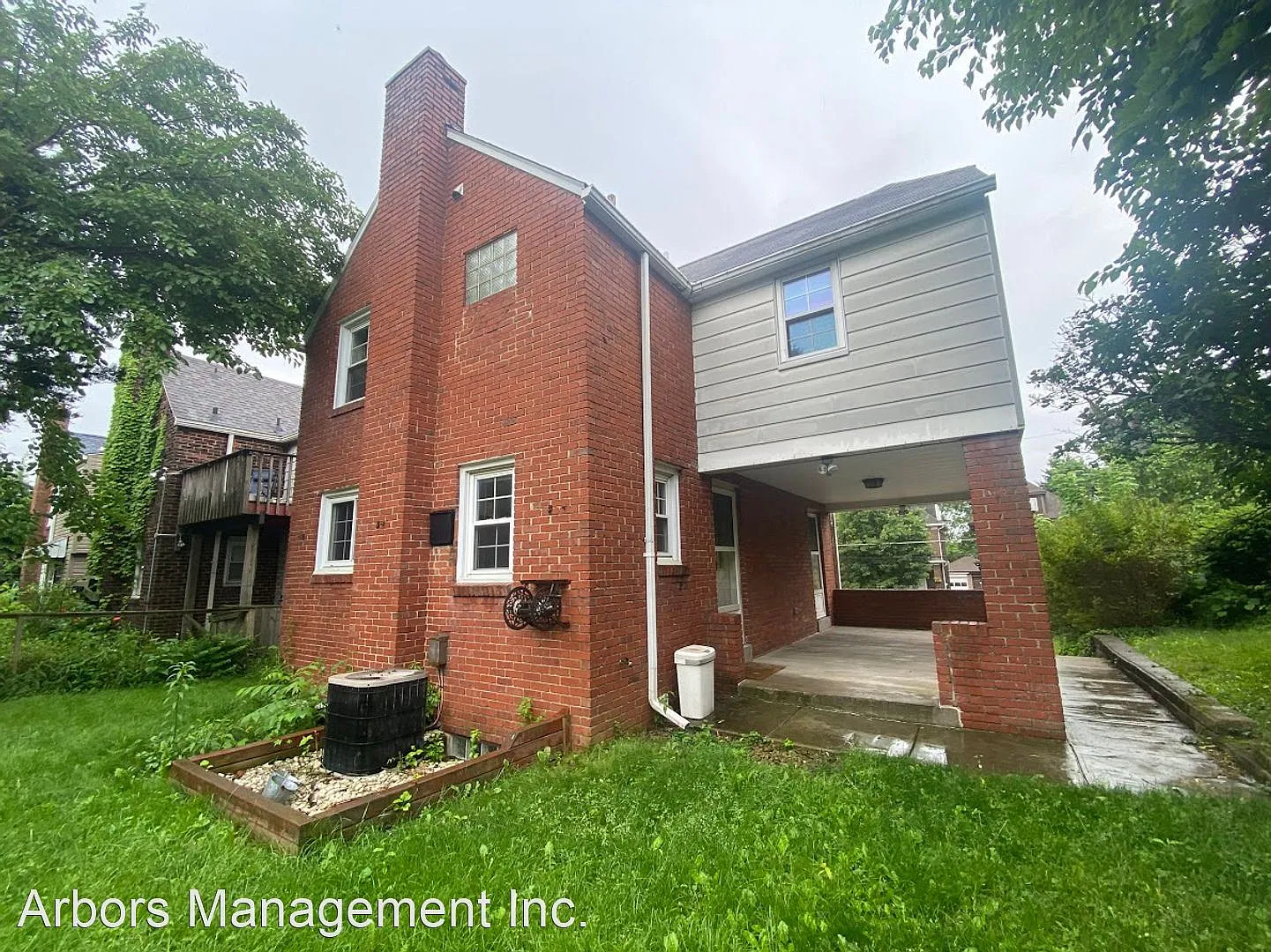 873 Kennebec St photo 1