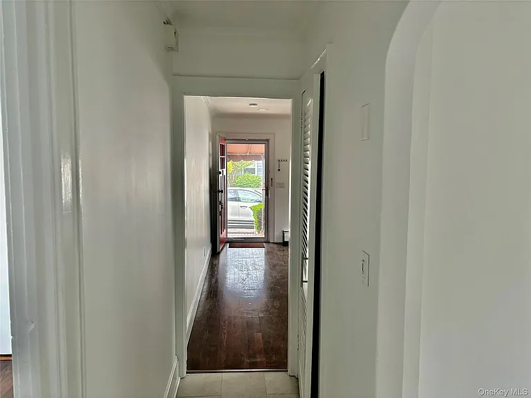 76 Clayton Ave — Photo 6