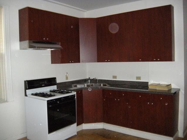 1st image of 2716 N Marshfield Ave APT 1