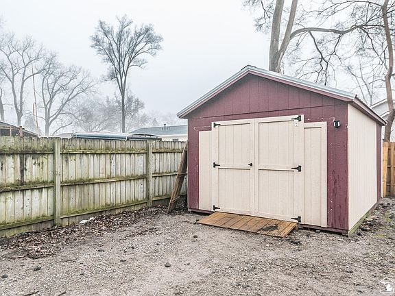 5th image of 7331 Elmwood Rd