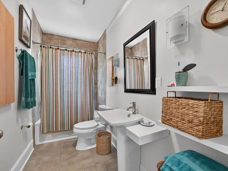 1555 Belmonte Ave — Photo 25