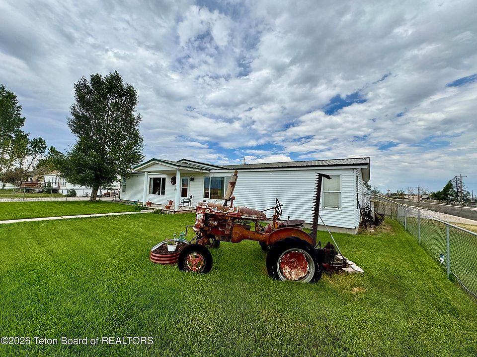 1st image of 204 County Rd