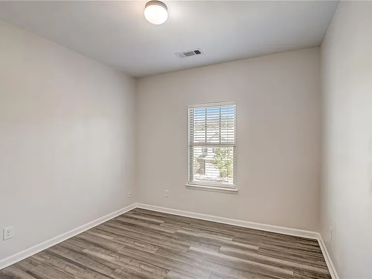 544 Oakside Pl — Photo 17