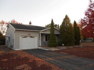 12 Auburn Rd, Toms River, NJ 08757