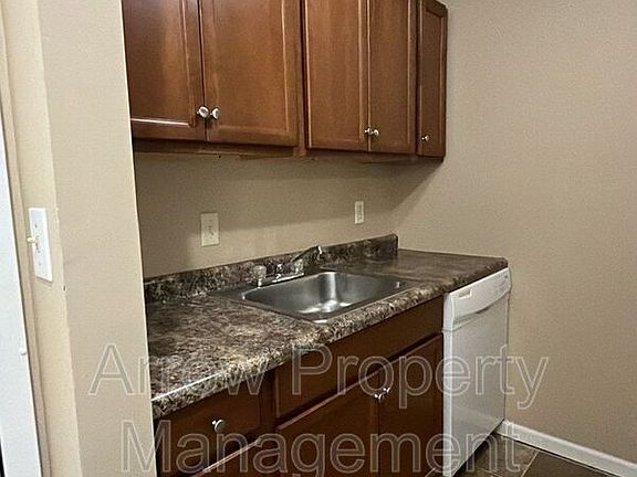 2nd image of 1119 E St APT 11
