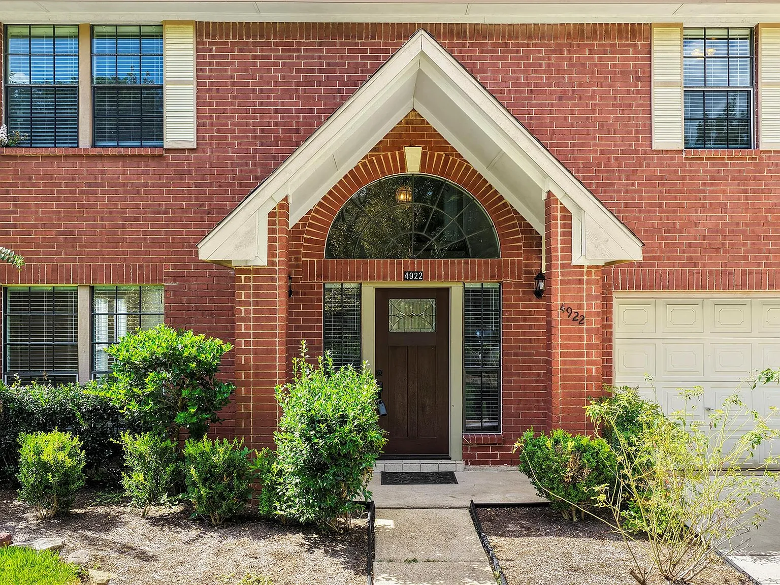 4 bed, 2.5 bath, 2623 sqft, $2,550 — Photo 3