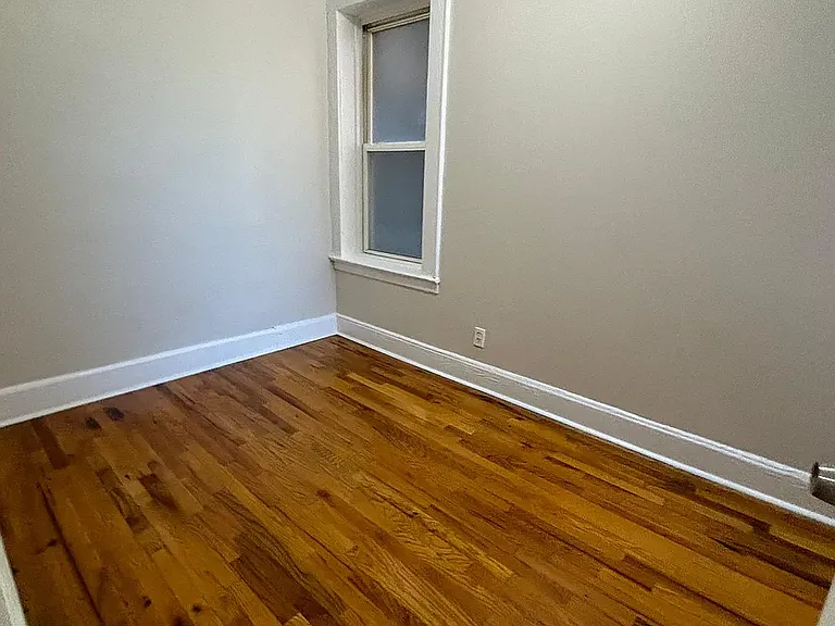 220 Roseville Ave #5D — Photo 6