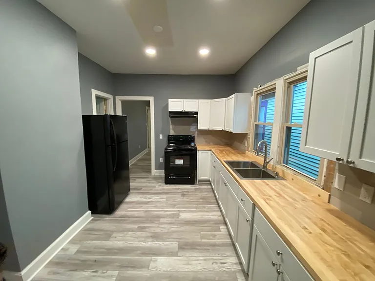 319 Park Dr — Photo 12