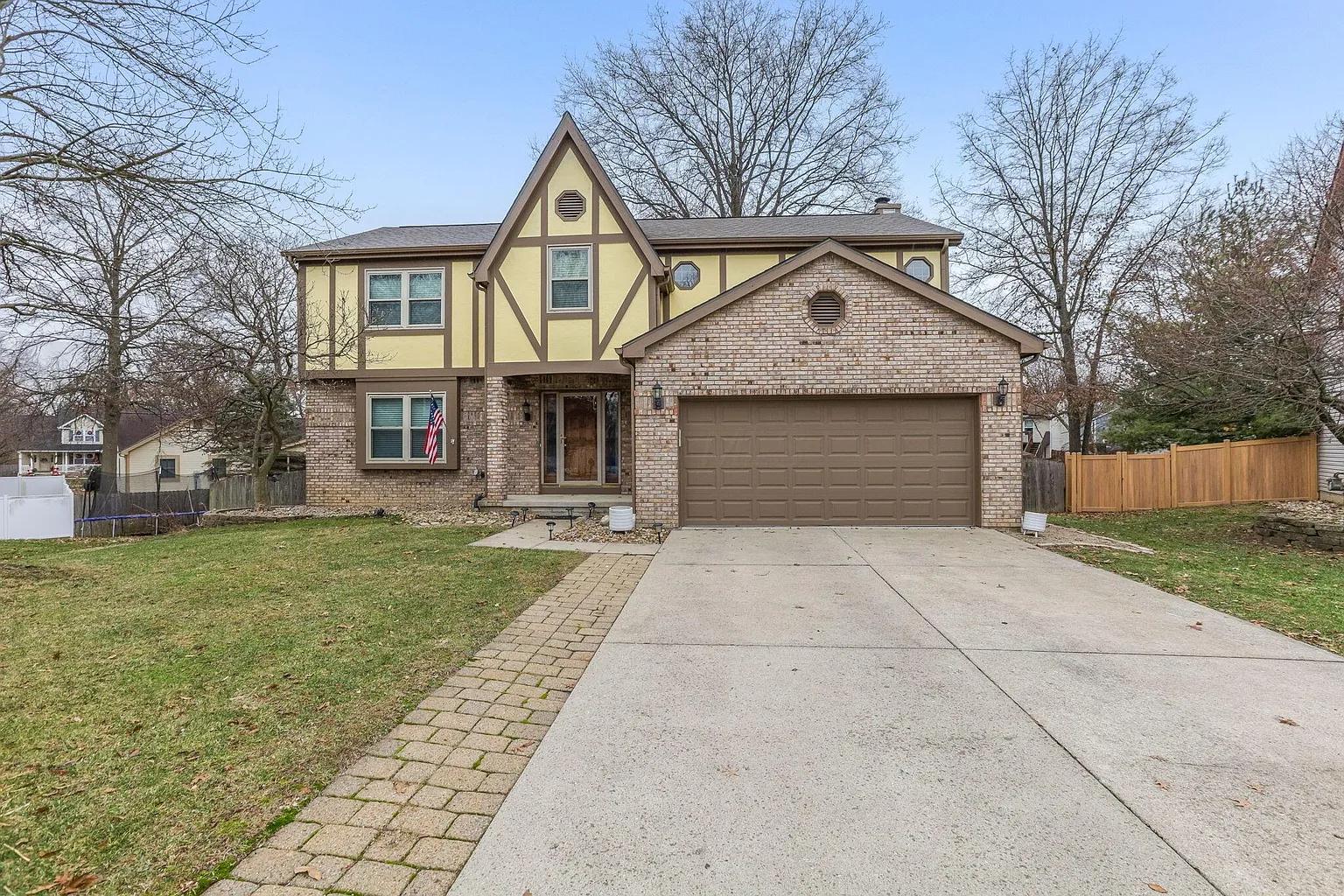739 Taylor Ct photo 1