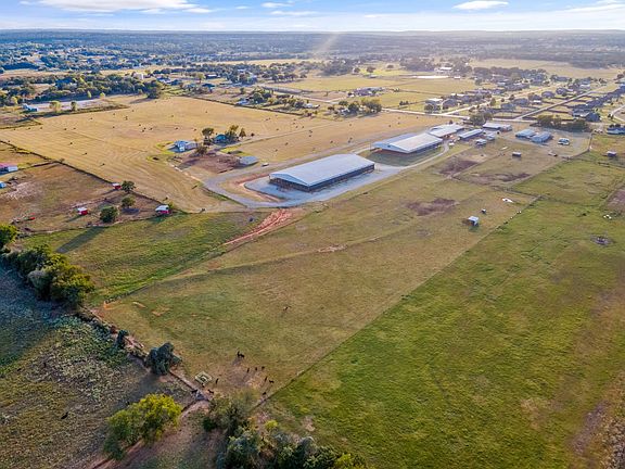 2nd image of 1886 Jay Bird Ln