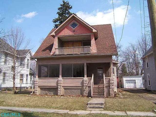 134 N Clinton St photo 1