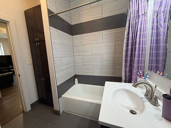 4th image of 5118 N Lincoln Ave #1R