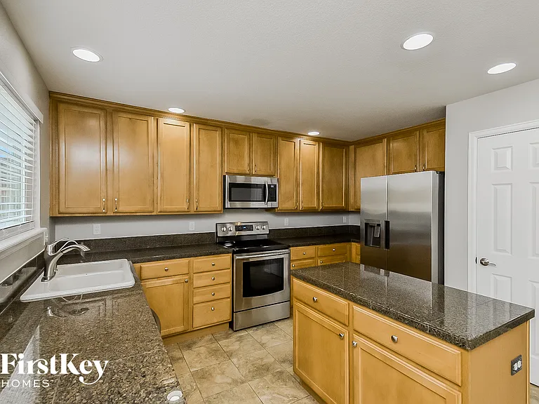 8308 Brook Valley Dr — Photo 7