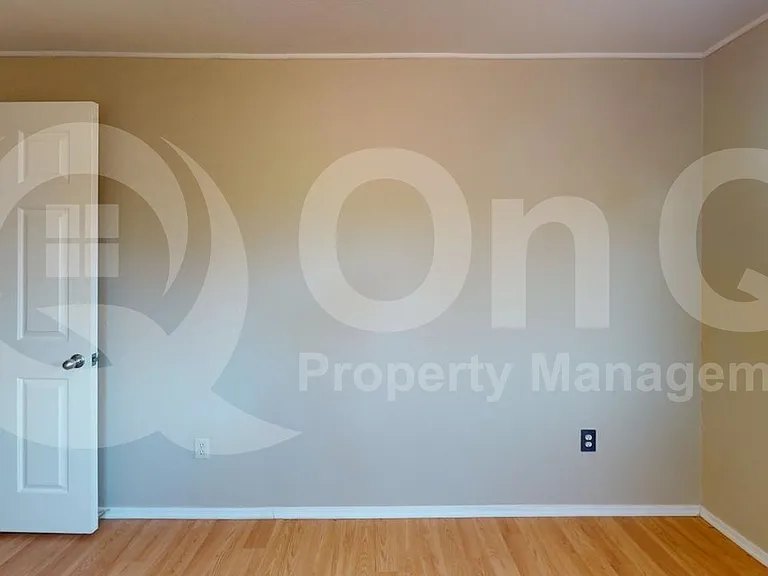 4937 E Rosewood St — Photo 10