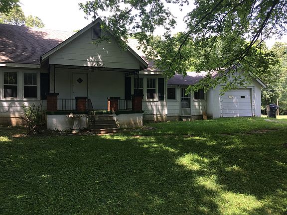 2nd image of 222 Circle Hill Dr