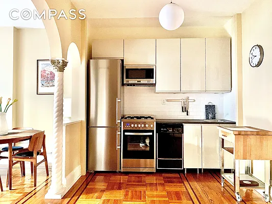 Rented by Compass | media 14