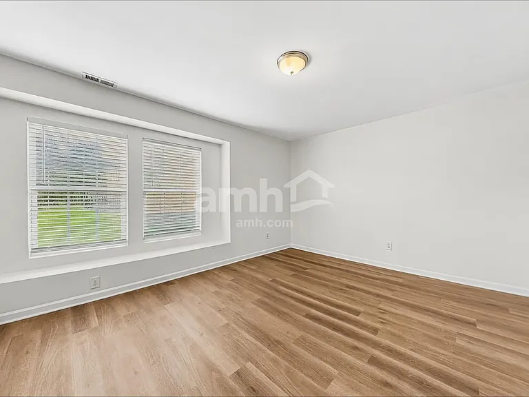 416 Magna Dr — Photo 14