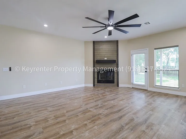 806 W 118th St S — Photo 22