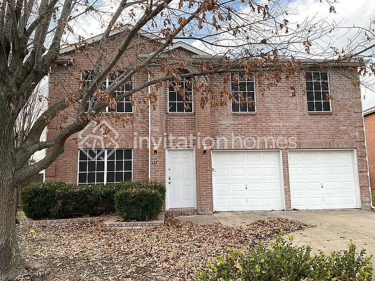 125 Southwood Dr — Photo 1
