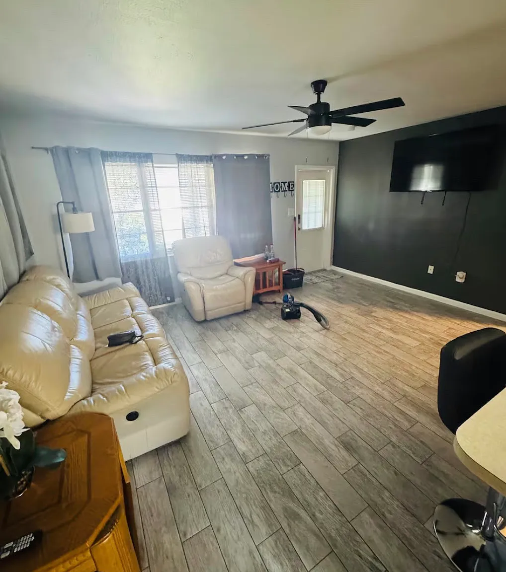 3 bed, 1200 sqft, $2,600 — Photo 3