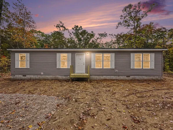 7336 S Forest Glen Dr, Rothbury, MI 49452