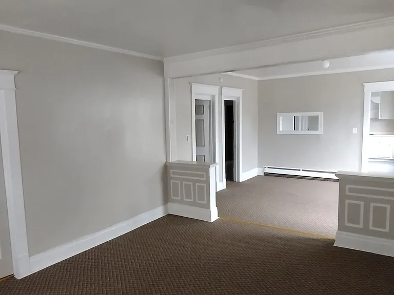 2128 Genesee St — Photo 14
