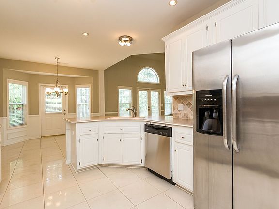 5th image of 2070 Township Dr