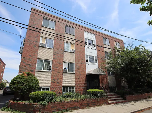15 Staples Ave APT 42, Everett, MA 02149