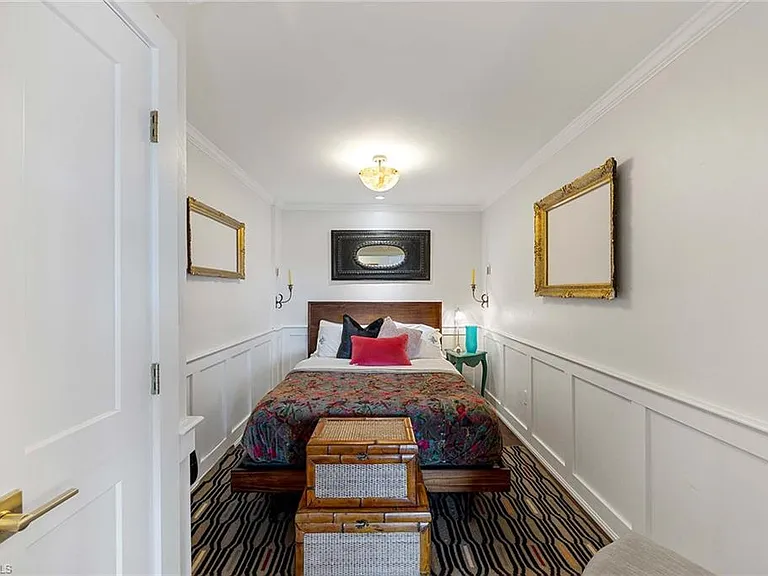 555 Park Shore Dr #B-408 — Photo 23