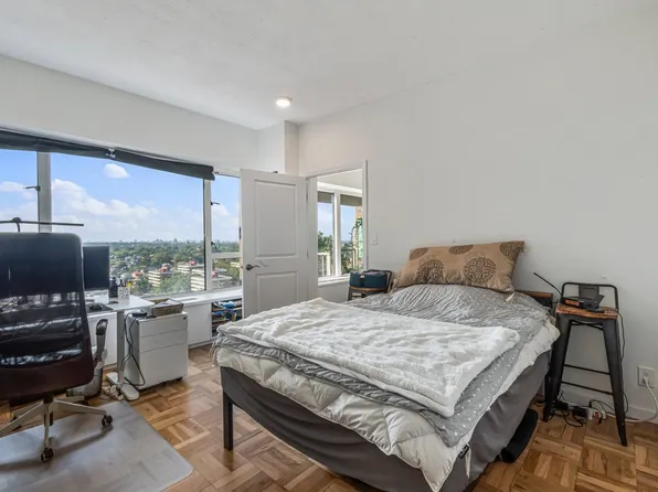 166-25 Powell Cove Boulevard image 13 of 27