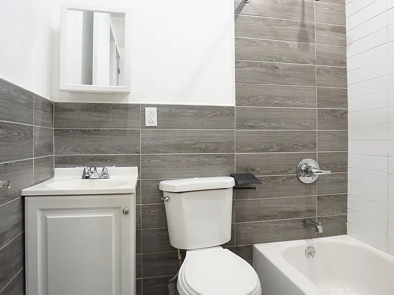 640 Kosciuszko St #1 — Photo 15