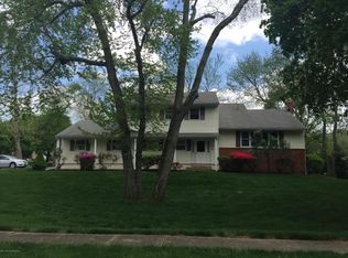 10 Camille Ln, Freehold, NJ 07728