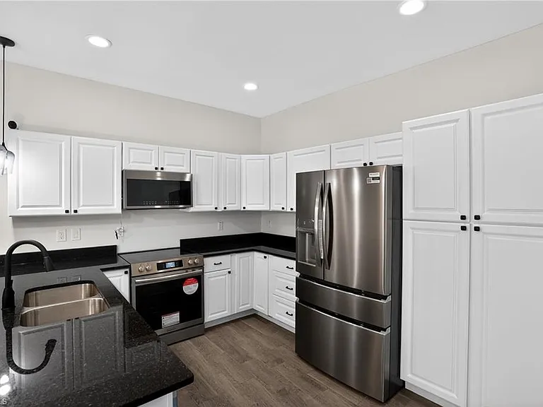 4630 Gene Ave N — Photo 14