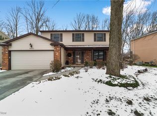 26922 Greenbrooke Dr, Olmsted Township, OH 44138