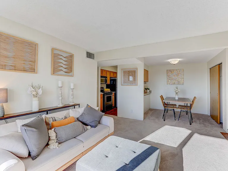 Americana Lakewood Apartments — Photo 76